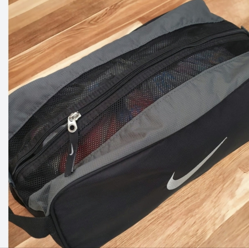 Nike Golf Black/Gray Bag NWOT